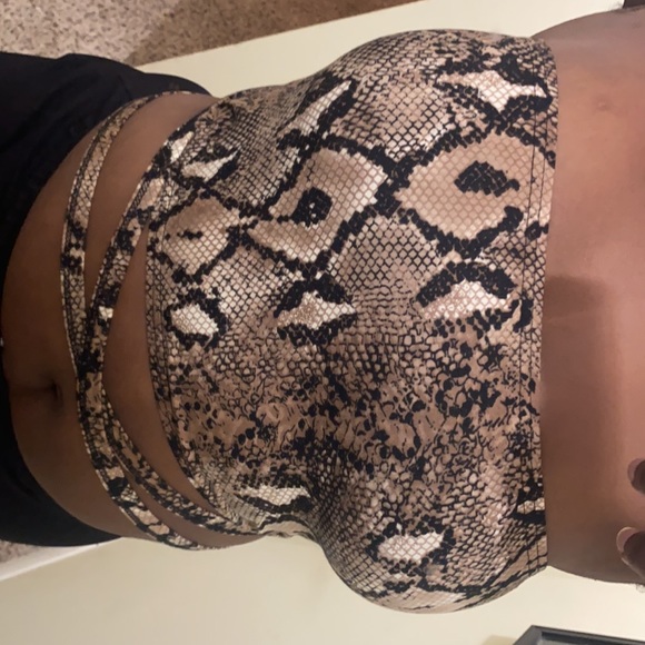 Snake-print CropTop - Picture 2 of 5